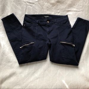 Navy White House Black Market Skinny Crop Pants!